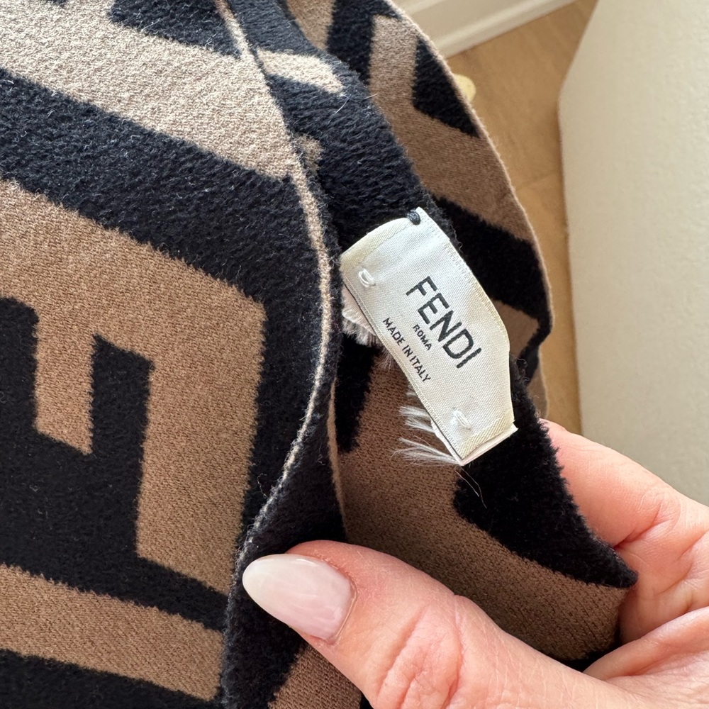 Authentic Fendi Black and Brown Logo Scarf - Picture 8 of 10
